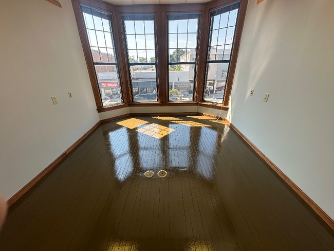 Building Photo - 120 N Main St Rental