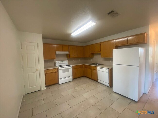 Photo - 103 Castellon Ct