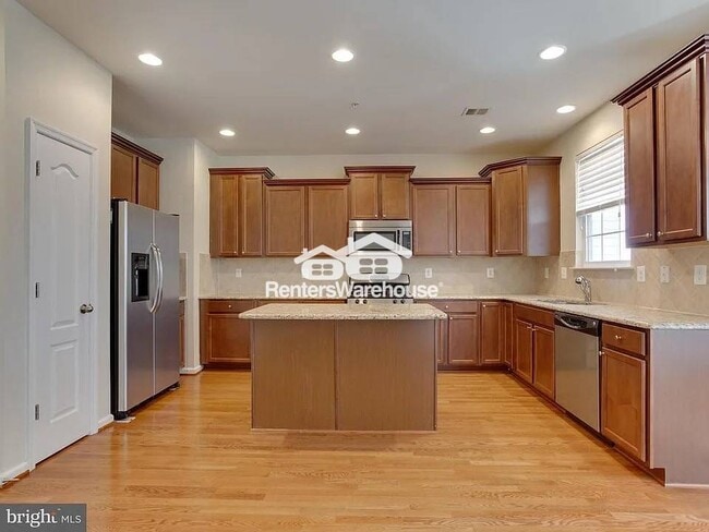 Photo - 7427 Macon Dr