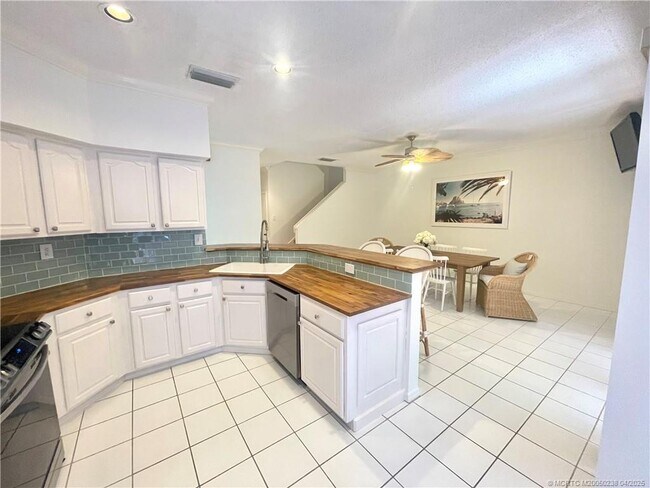 Building Photo - 2033 Staysail Ln Rental