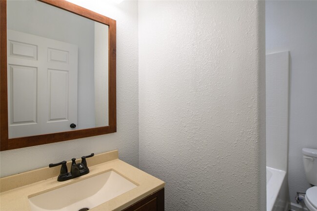 Photo - 4705 Lyons Ave Unit 7