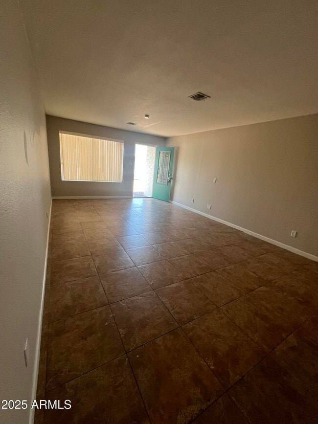 Photo - 233 E Huntington Dr