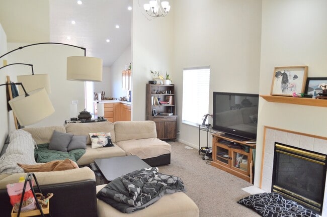Photo - 1429 N 550 W St