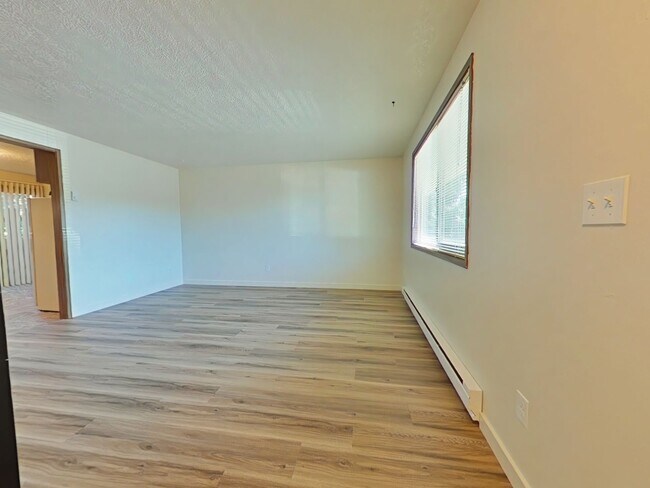Photo - 2 Bedroom Apartment ~ Close to 9th Street Unidad 1465 NW Division #6