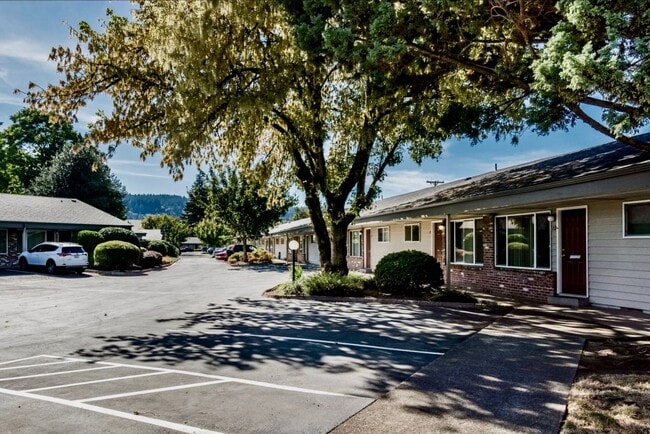 Building Photo - Fairway Village