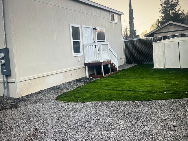 Building Photo - 913 Whittier Ave Unit ADU 'B'