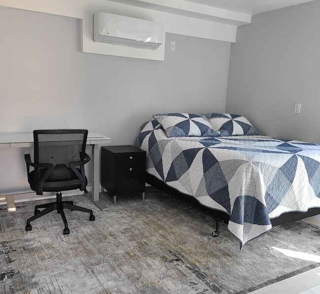 2504 23rd St Unit B - Whole Unit