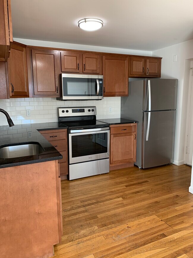 Photo - Iris Court Apartments