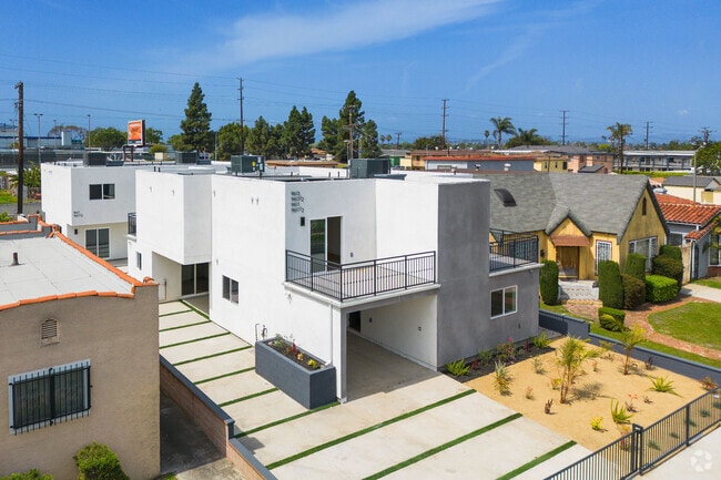 Building Photo - 9613 S Hobart Blvd Unit 9611.5 Rental