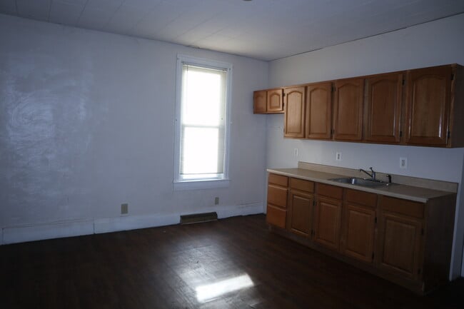 Photo - 215 5th St
