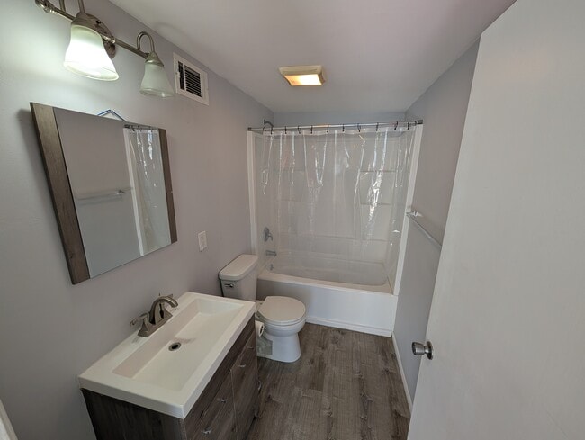 Photo - 8912 Bellehaven Ave NE