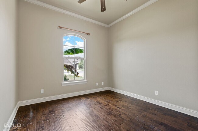 Photo - 3925 Le Brooke Ln