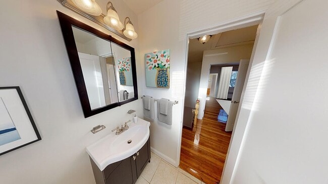 Town home bath staged