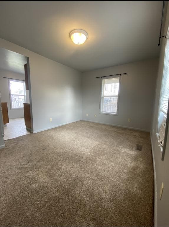 Photo - 415 W 4th St