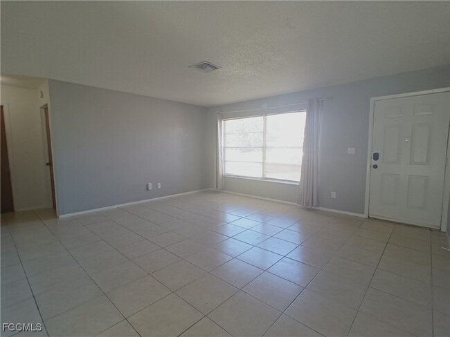 Building Photo - 1815 SE 11th Ave