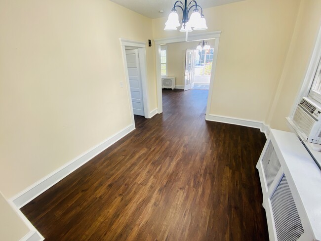 Photo - 1422 Markley St