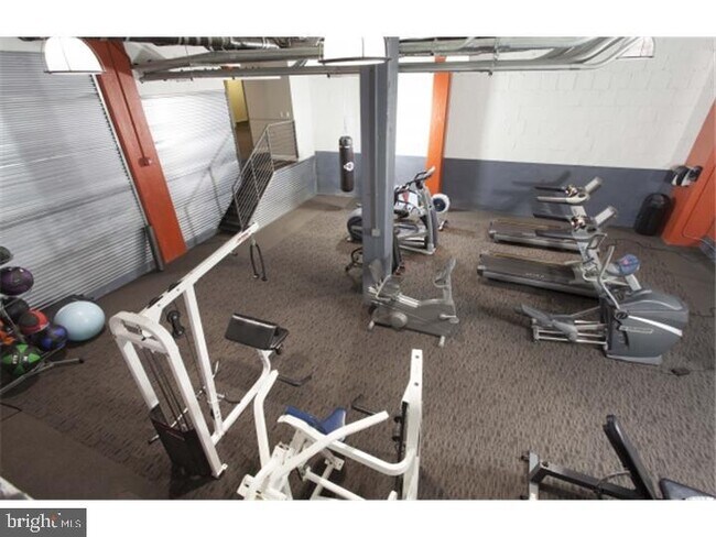 Photo - 312-22 Walnut St Unidad 602