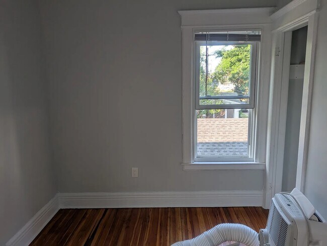 280 Manning Blvd Unit 2