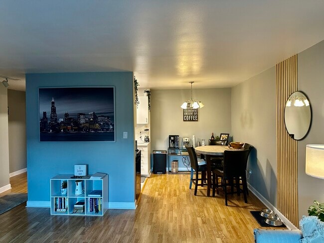 Photo - 8974 N Western Ave Unidad 314