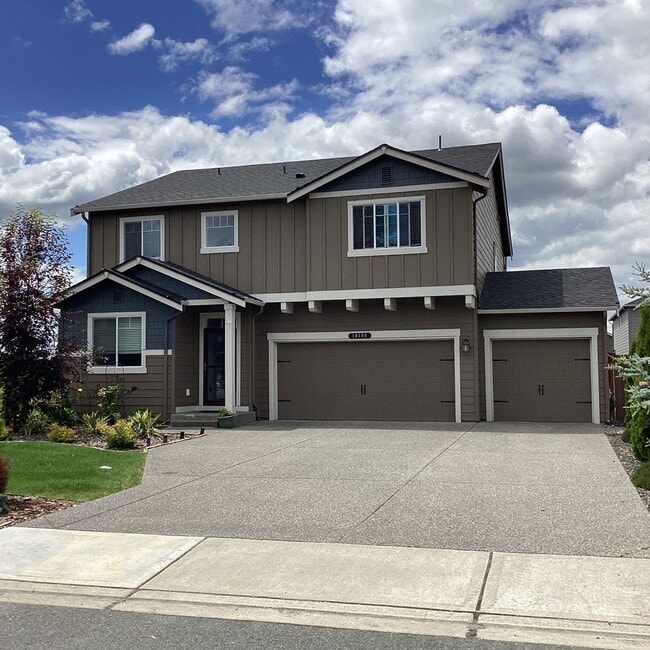 4 Bedroom Corner Lot Home in Granite Falls - 4 Bedroom Corner Lot Home in Granite Falls