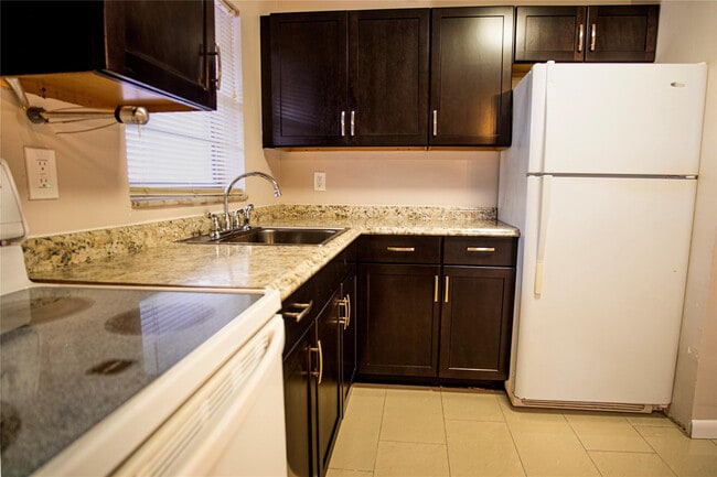 Photo - 416 Lakeside Dr