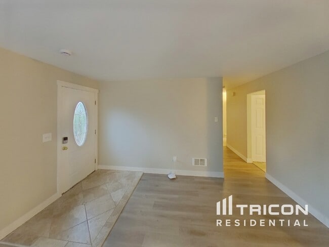 Photo - 4121 21st Ave SW