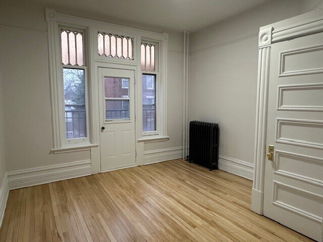 Photo - 455 Besserer St