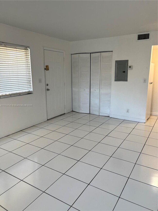 Photo - 4301 NW 19th St Condo Unit 6