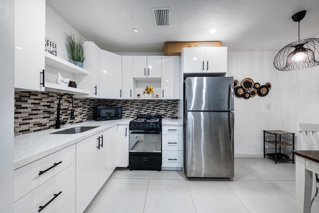 Photo - 1211 NE 15th Ave