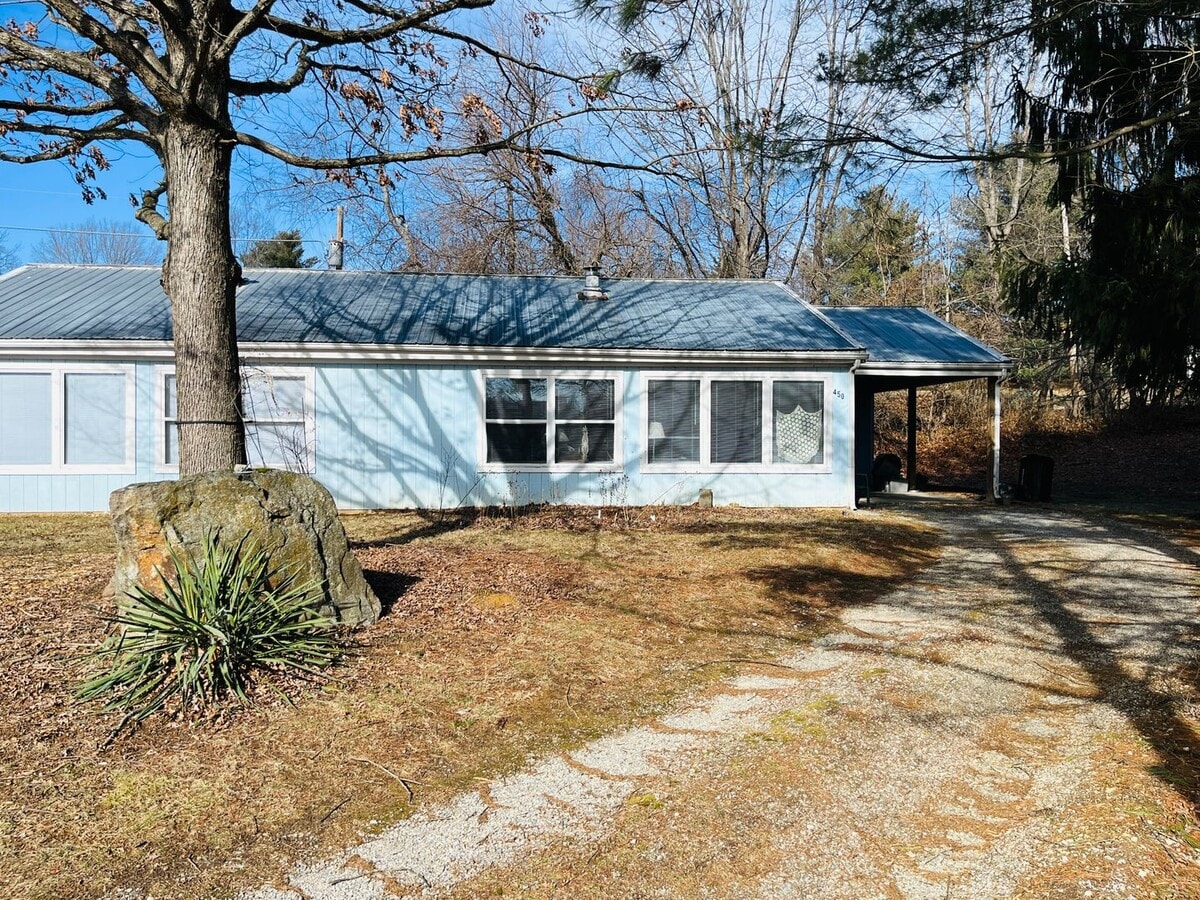 Photo - 450 Wakeman Ct NE