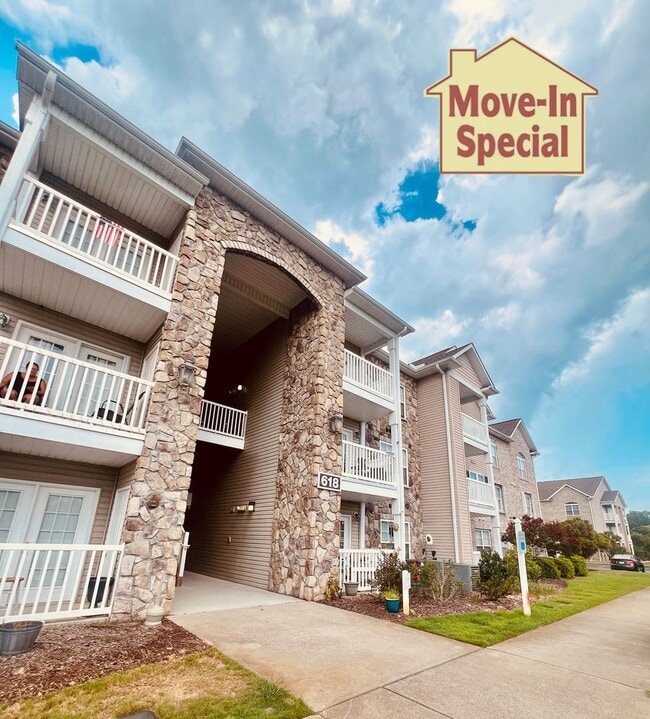 Building Photo - RENT SPECIAL! Beautiful 2 Bedroom 2 Bathro... Unit 306