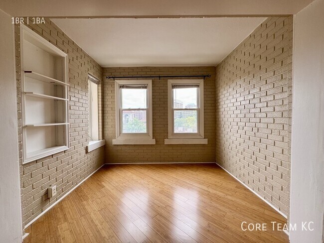4804 Jefferson St Unit 301