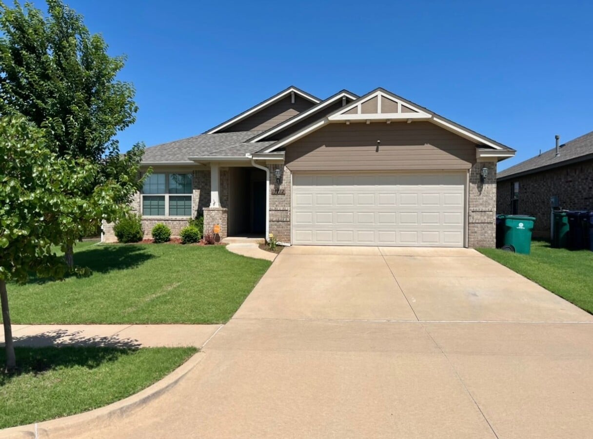 Gorgeous 4 Bed 2 Bath In Deer Creek - Gorgeous 4 Bed 2 Bath In Deer Creek House