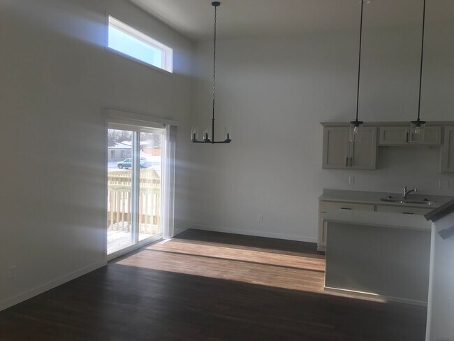 Photo - 3 Bed 3 Bath Twin Home