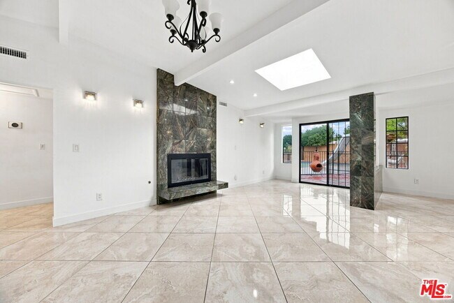 6848 Sylvia Ave