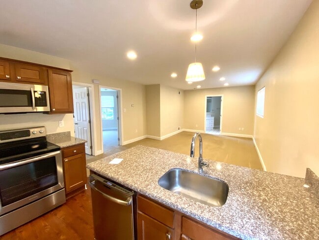 Building Photo - 32 Wyoming St Unit 2