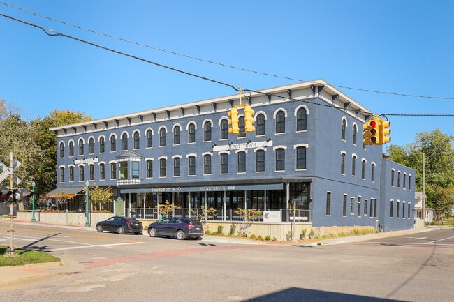 Building Photo - 400 N River St Unit 305