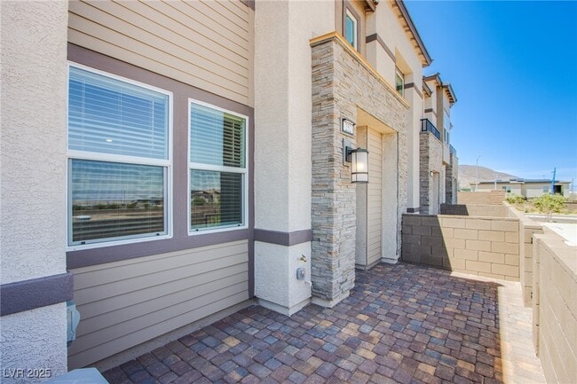 Building Photo - 252 Walsh Peak Ave