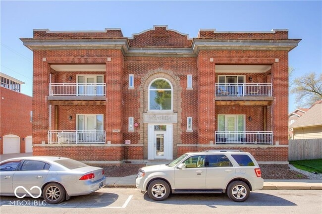 Building Photo - 655 E 24th St Unit A