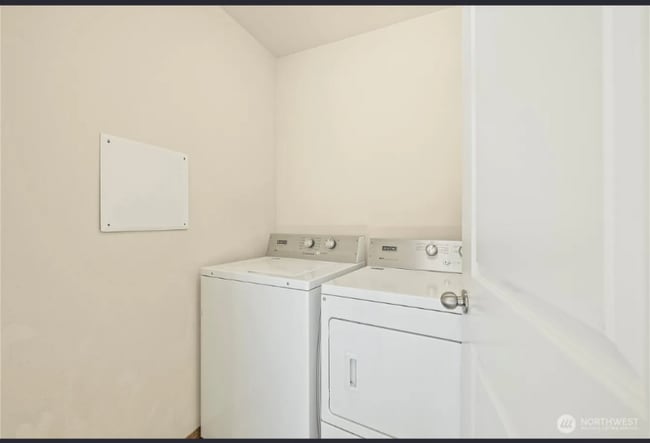 Photo - 3128 Broadway Unidad C