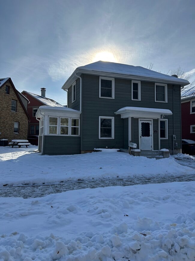 Building Photo - 1505 Adams St