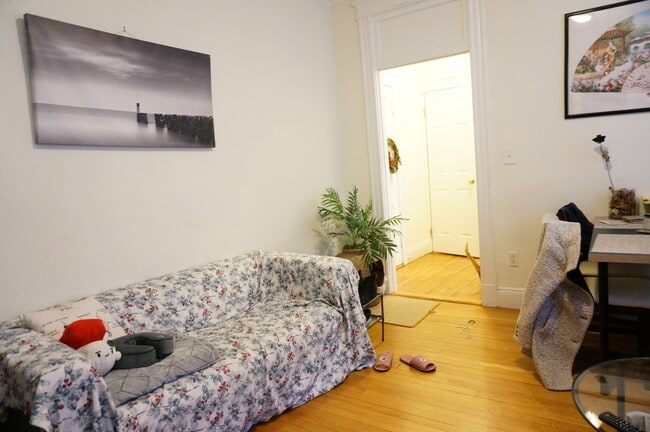 Photo - 42 Strathmore Rd Unit 1