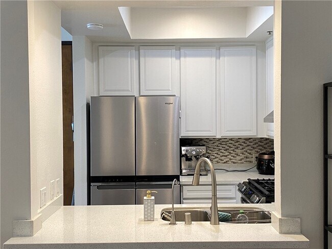 533 S St Andrews Pl Unit 319