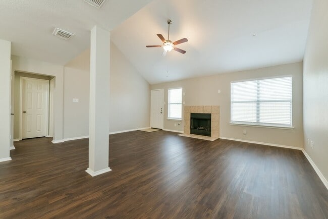 Photo - 6030 NW Creek Cir