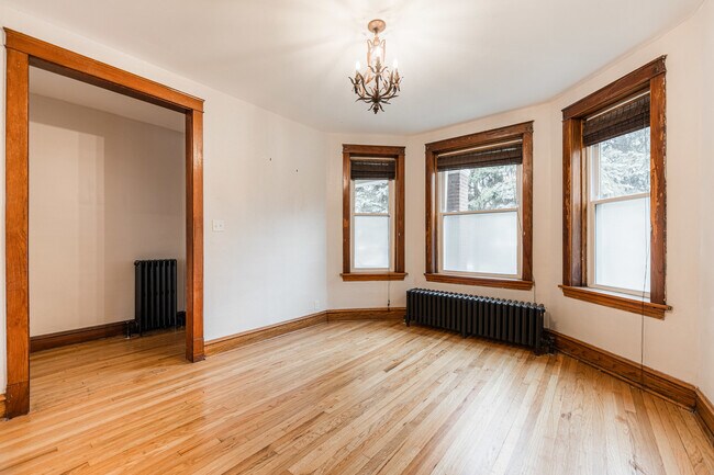 Photo - 2257 N Springfield Ave Unit 1F