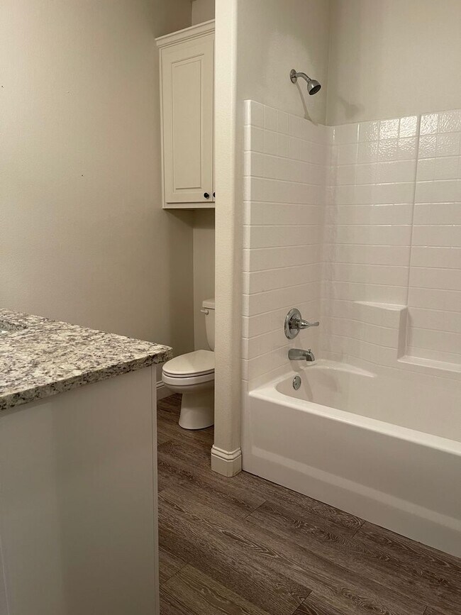 Photo - 2007 102nd St Unit B