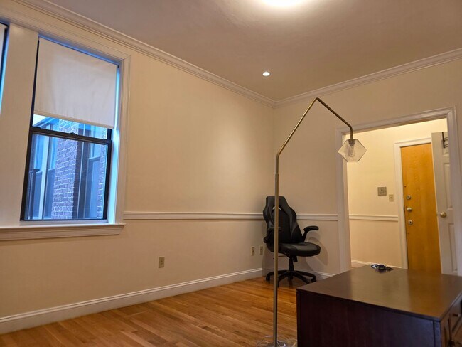 Building Photo - No brokers Fee, No Security Deposit, Heat, Hot Water Included, Elevator, Laundry, Steps from the ...