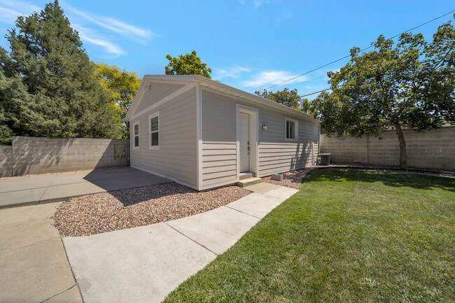 Building Photo - 310 E 6240 S Rental