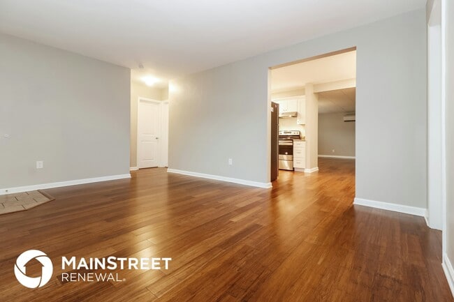 Photo - 723 Sunset Dr