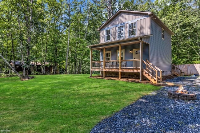 3 br, 2.5 bath House - 428 Emmas Grove Road - 3 br, 2.5 bath House - 428 Emmas Grove Road